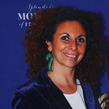 mono orecchino xxl mono orecchino xxl esempio su come si indossa