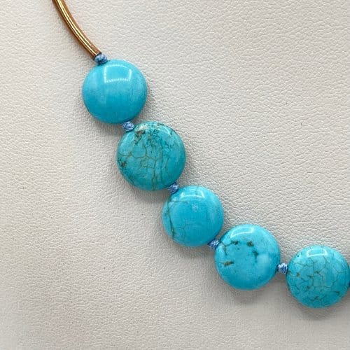 Collana corta azzurra con angelite - immagine 4