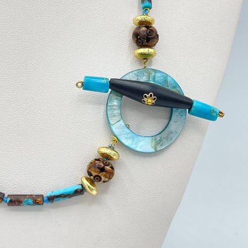 Collana corta azzurra e marrone - immagine 4