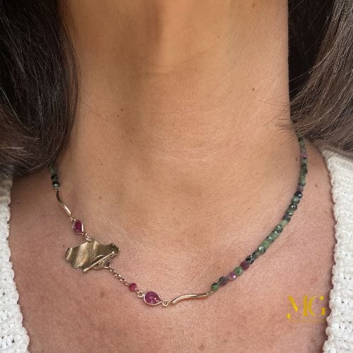 collana collezione gioielli ginkgo bambù pietre verdi e viola foglie argento laccata dorato fatta a mano Monica Gialdini gioielli artigianali Lugano