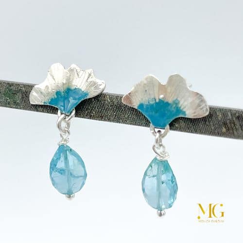Orecchini pendenti in argento con pietra azzurra - immagine 2